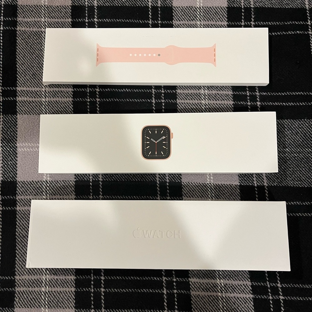 Apple Watch Series 6 w/ cellular 40mm Gold/Pink Sand EUC